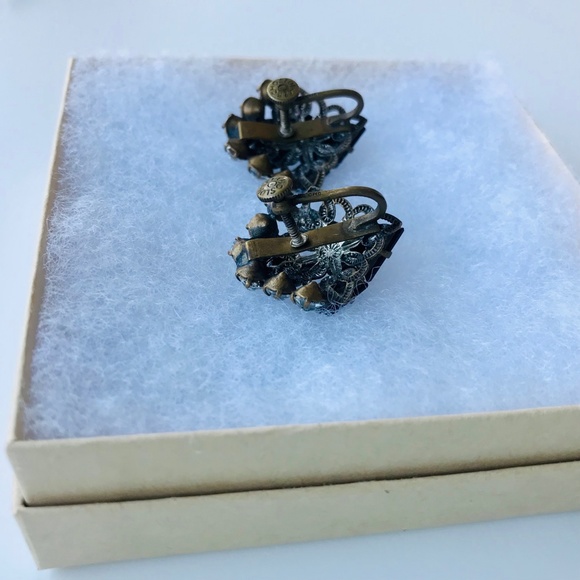 Vintage Czechoslovakia Black Glass Art Deco Screw-Back Earrings - Picture 6 of 6